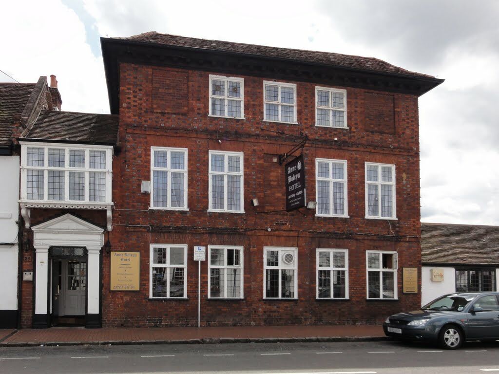 โรงแรมเดอะโบลีน Staines-upon-Thames ภายนอก รูปภาพ